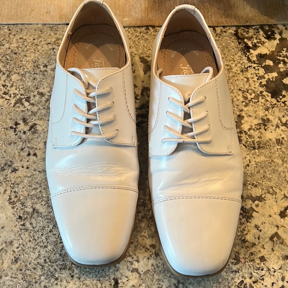 Florsheim big boys white communion/wedding shoes size 6